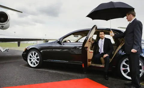 Travel in Style: What Makes the Best Airport Chauffeur Service London Stand Out?
